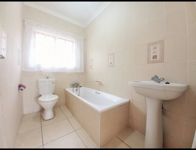2 BEDROOM TOWNHOUSE FOR SALE IN MARGATE